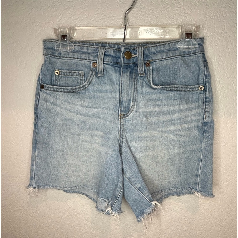 WJ4. Universal Thread Boyfriend Sz 00/24, R 10 Jean shorts.